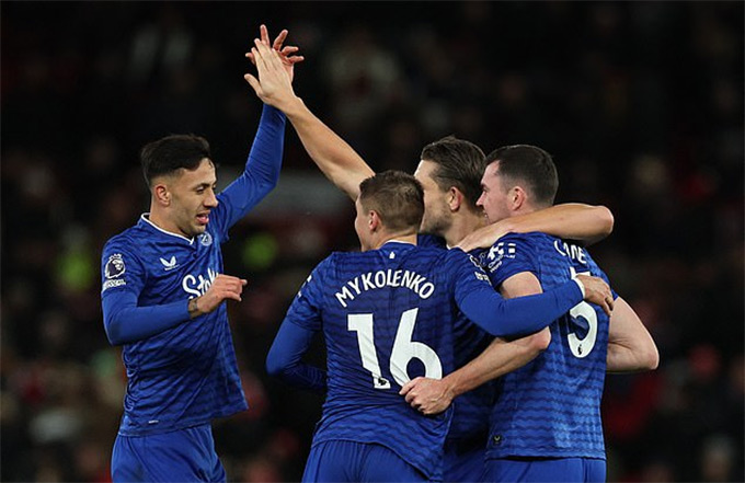 Everton trả giá sau trận thắng MU: Cú tát “định mệnh” của Gueye và hệ lụy khó tránh