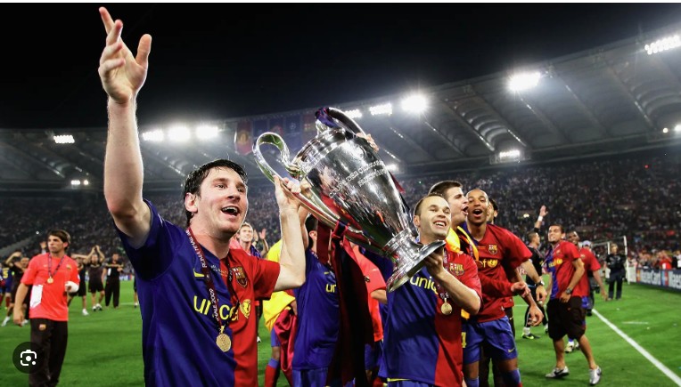 Barcelona năm 2009 giành cú ăn 3 với tiki-taka
