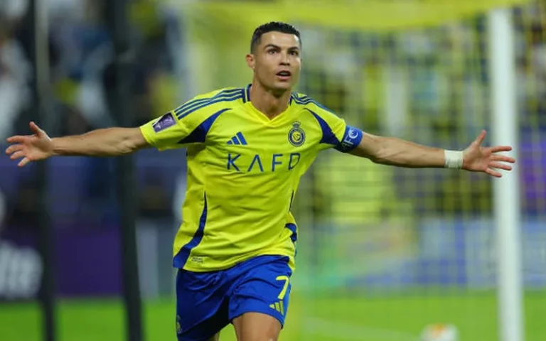 Ronaldo đang đá cho đội nào? Hành trình sự nghiệp của các CLB